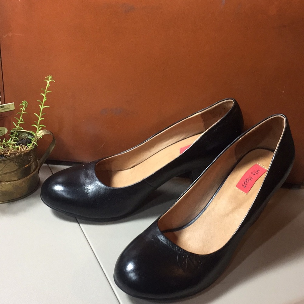 Miz Mooz Black Leather Heels